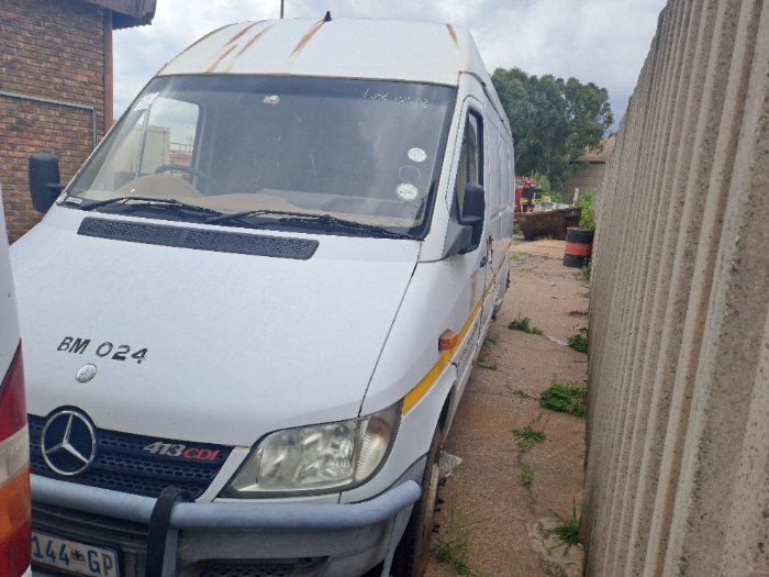 MERCEDES SPRINTER (WHITE)
