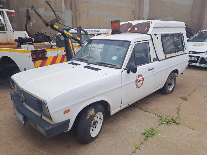 NISSAN 1400 (WHITE)
