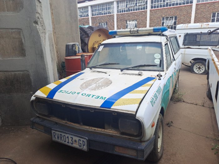 NISSAN 1400 (WHITE)