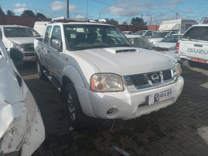 2015 NISSAN HARDBODY NP300 2.5 TDI (WHITE)