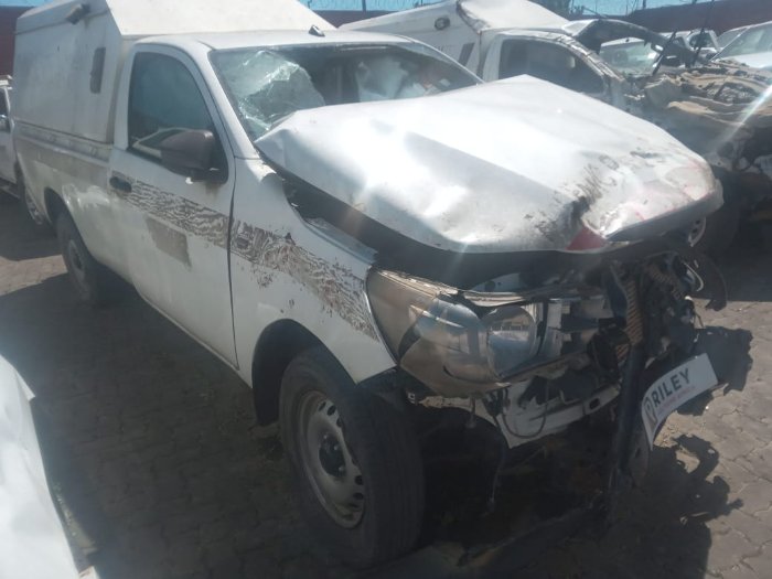 2021 HILUX 2.4 GD-6 4X4 SR MT A12 S/C (WHITE)