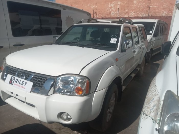 2015 NISSAN HARDBODY NP300 2.0I LWB (WHITE)