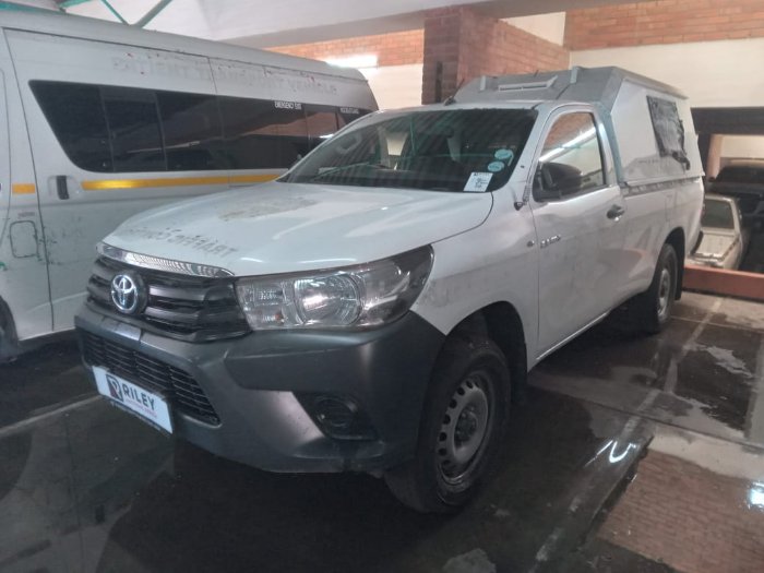 2017 TOYOTA HILUX 2.4 GD-6 RB SRX (WHITE)