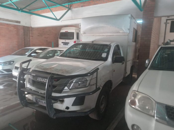 2019 ISUZU D-MAX 250 HO 4X4 REGULAR CAB HI-RIDER (WHITE)