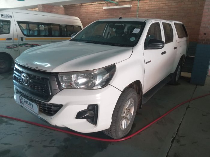 2020 TOYOTA HILUX DC 2.4GD6 4X4 SRX MT (WHITE)