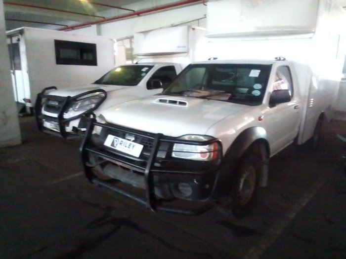 2018 NISSAN NP300 HARDBODY 2.5D SE+SC 4X4 ABS (WHITE)