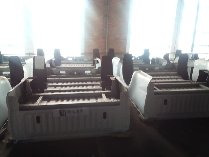2 X ISUZU, 2 X NISSAN NAVARA LOADBODIES (WHITE)