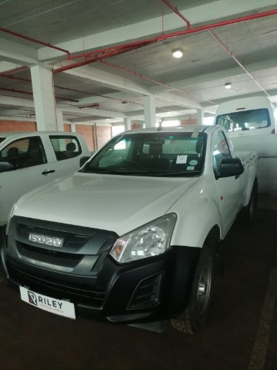 2020 ISUZU 250C S/CAB FLEETSIDE (WHITE)