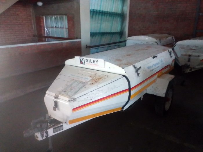 2007 VENTER TRAILER (WHITE)