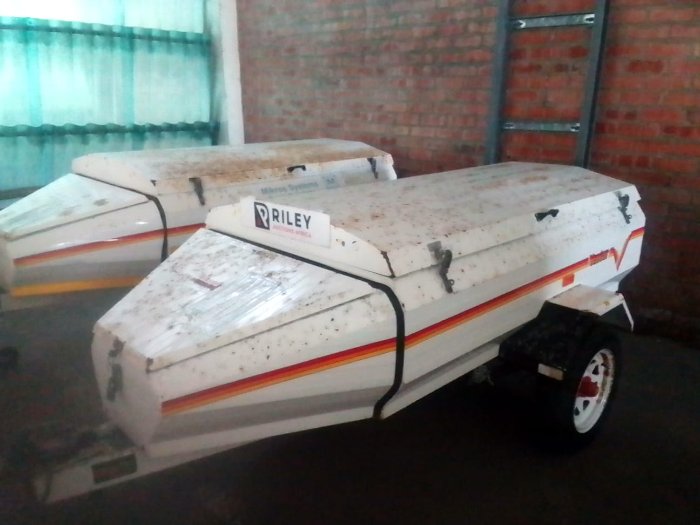2004 VENTER TRAILER (WHITE)